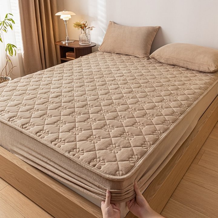 Yatella® Kadife Papatya Desenli Lastikli Yatak Örtüsü