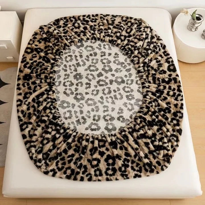 Yatella® Kadife Leopar Desenli Lastikli Yatak Örtüsü