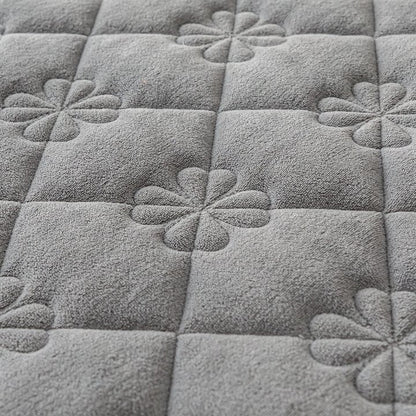 Yatella® Kadife Papatya Desenli Lastikli Yatak Örtüsü