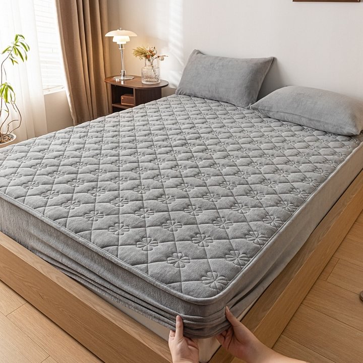 Yatella® Kadife Papatya Desenli Lastikli Yatak Örtüsü