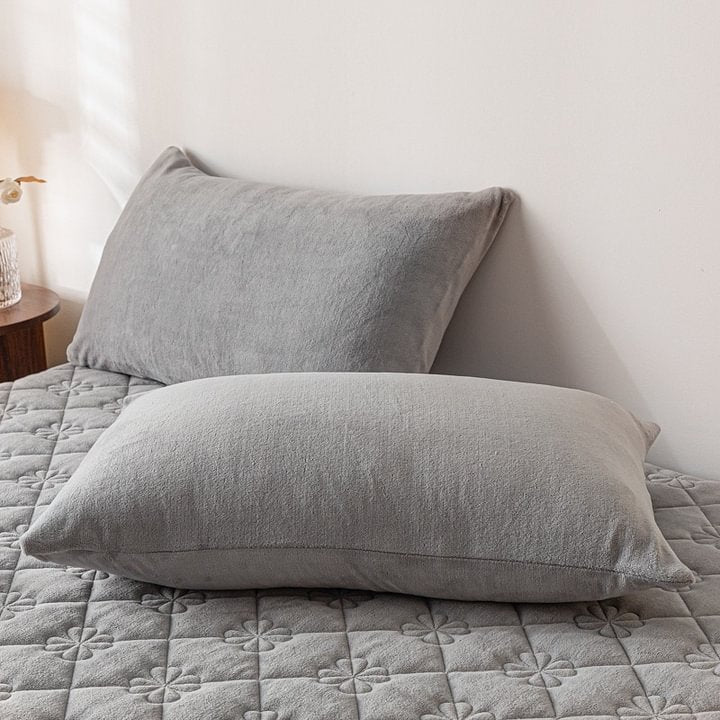 Yatella® Kadife Papatya Desenli Lastikli Yatak Örtüsü